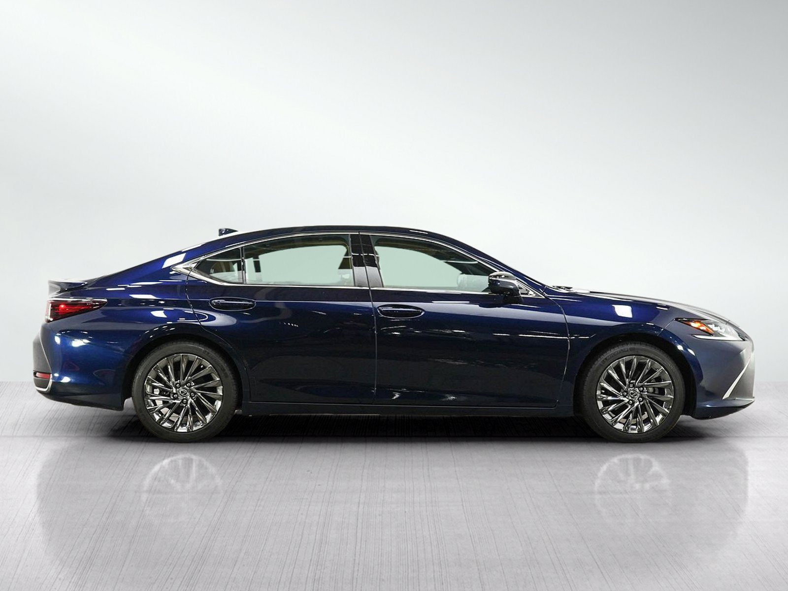 Used 2024 Lexus ES 300h FWD image 7