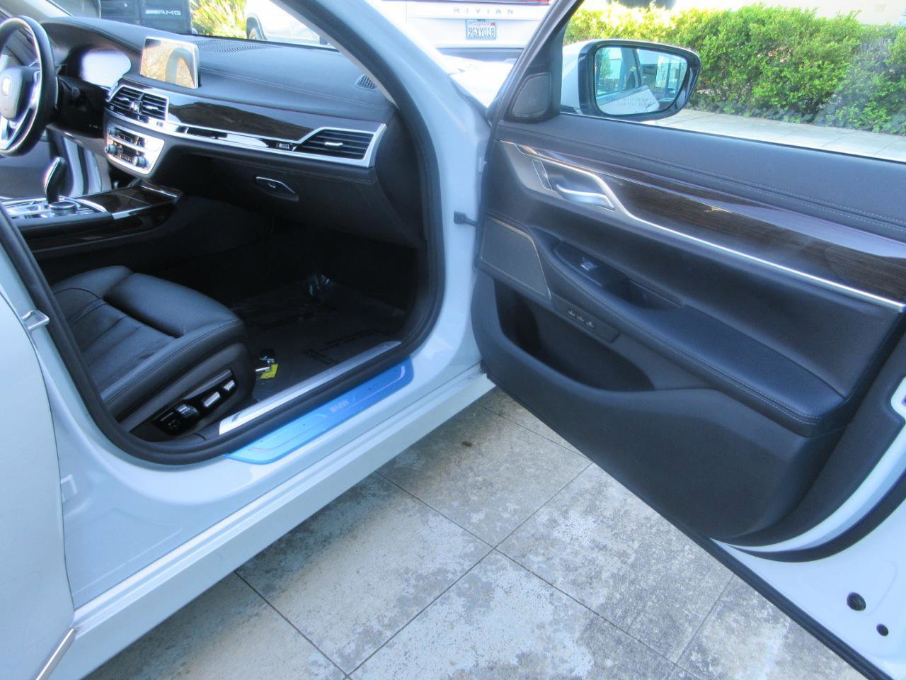 Used 2022 BMW 740i image 21