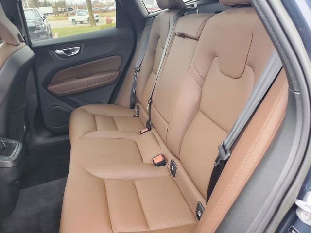 Certified 2023 Volvo XC60 B5 Plus image 29