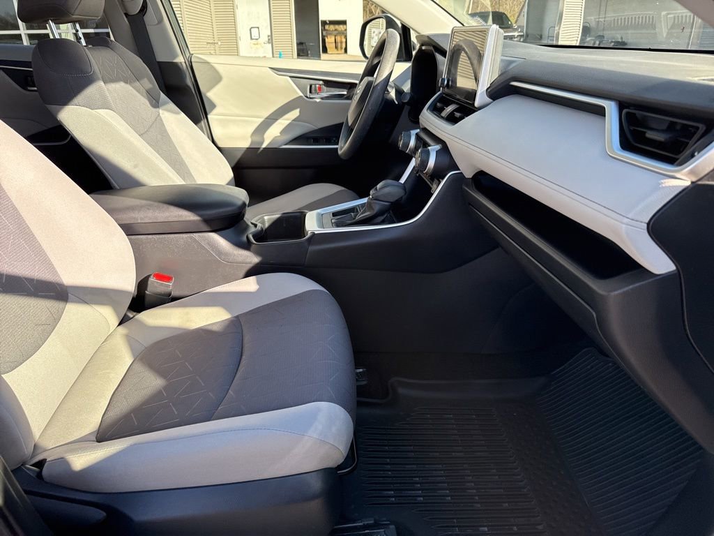 Used 2023 Toyota RAV4 XLE image 23