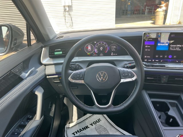 Used 2025 Volkswagen Tiguan SE AWD/4WD image 20