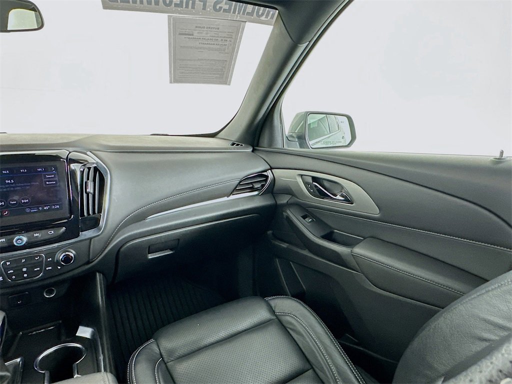 Used 2023 Chevrolet Traverse LT image 24