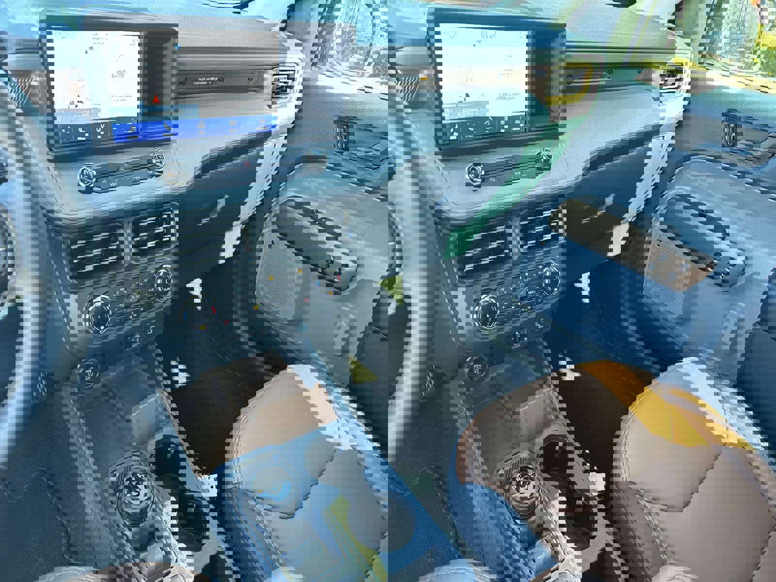 Used 2024 Ford Maverick Lariat image 25