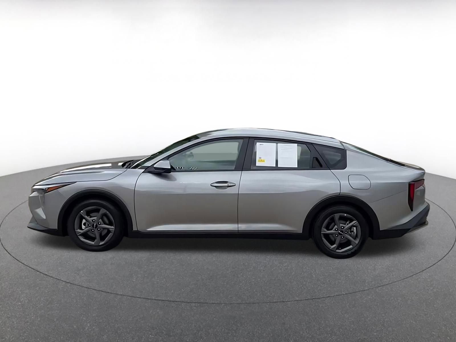 Used 2025 Kia K4 LXS image 9