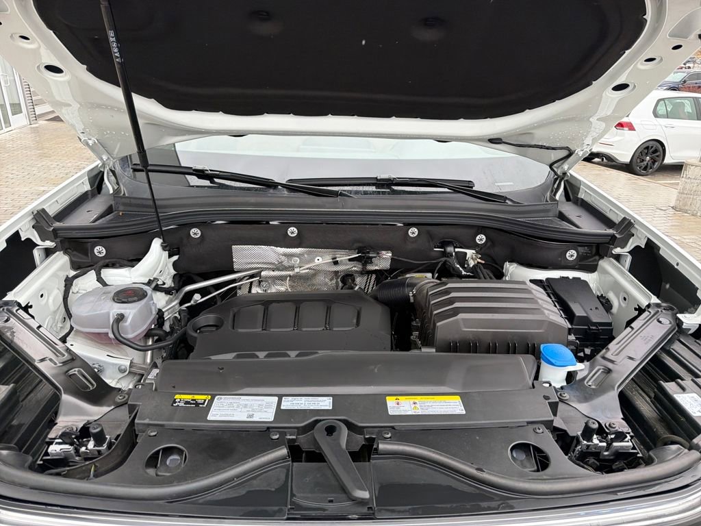 Used 2025 Volkswagen Atlas Cross Sport SE image 22