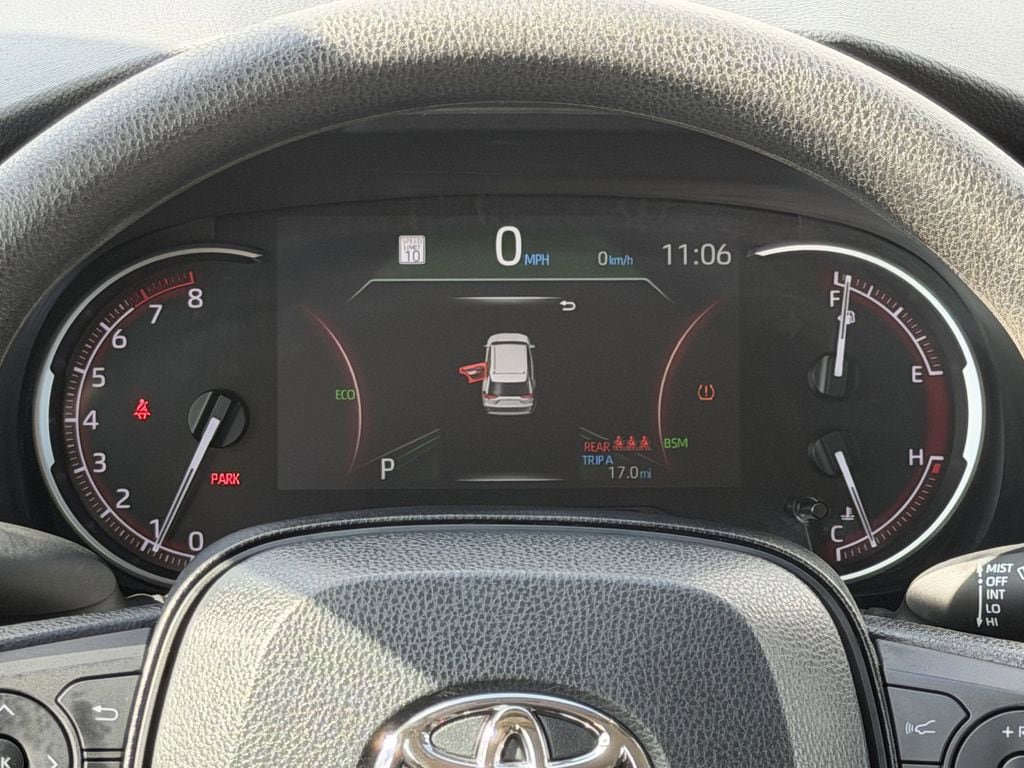 Used 2025 Toyota RAV4 XLE FWD image 16