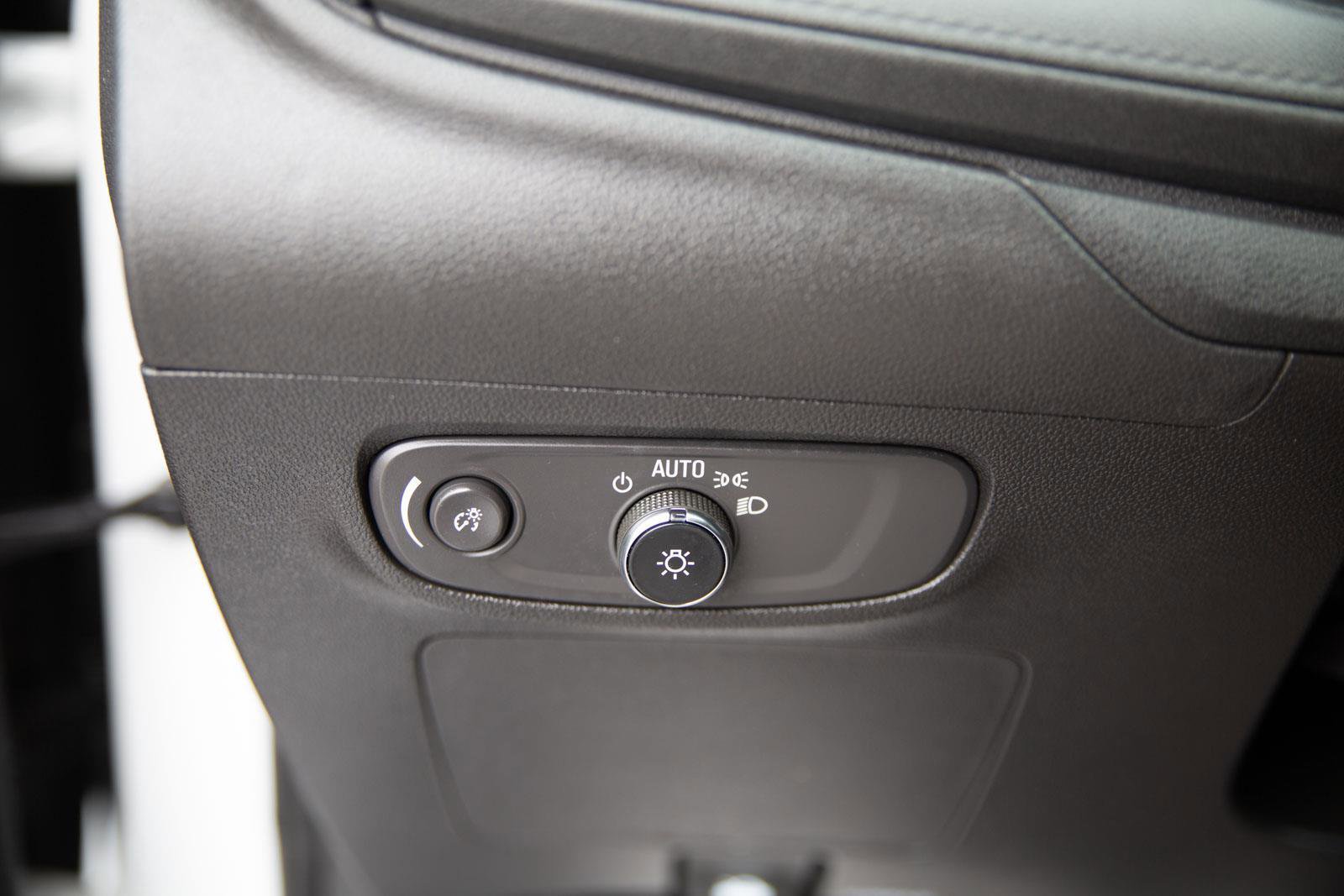 Used 2025 Buick Encore GX Preferred AWD/4WD image 4