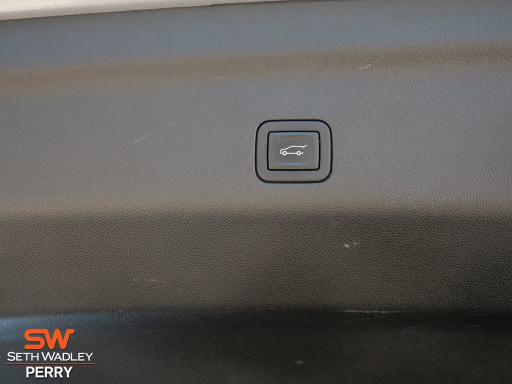 Used 2024 Chevrolet Suburban LT AWD/4WD image 13