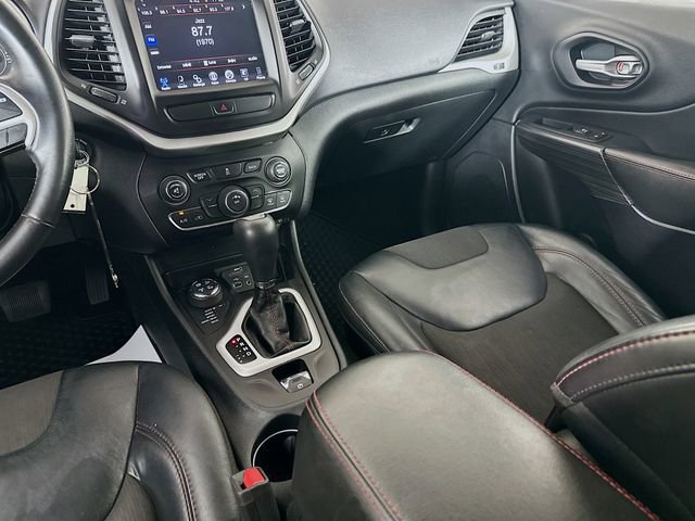 Used 2016 Jeep Cherokee Trailhawk image 22