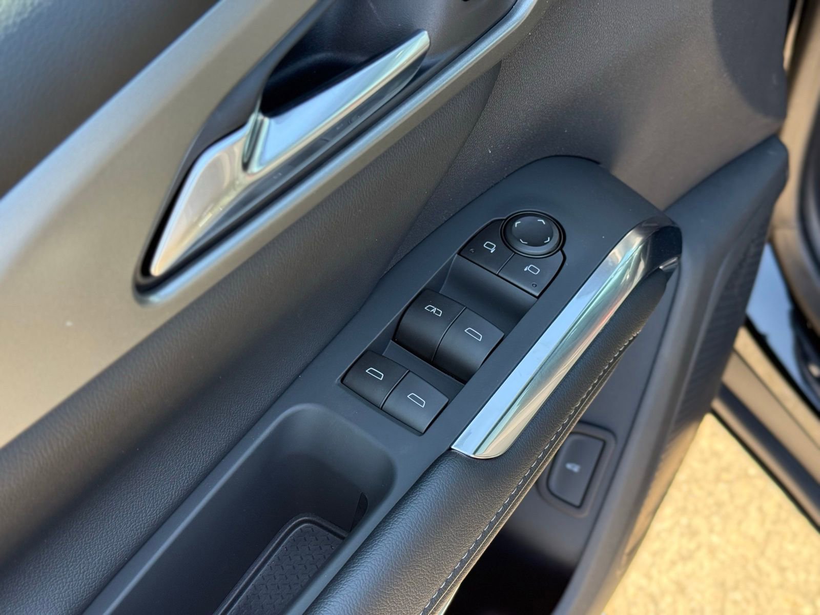 New 2026 Chevrolet Traverse LT image 15