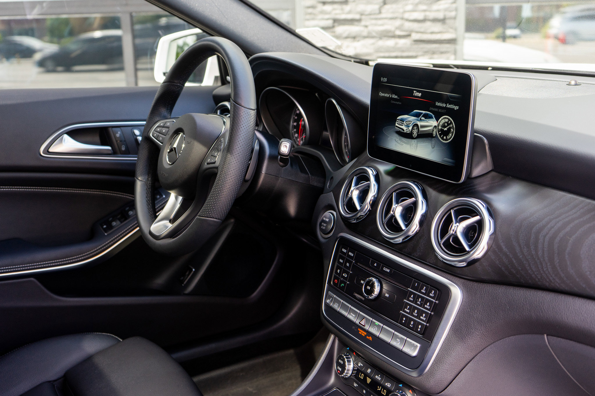 Used 2019 Mercedes-Benz GLA 250 4MATIC image 48