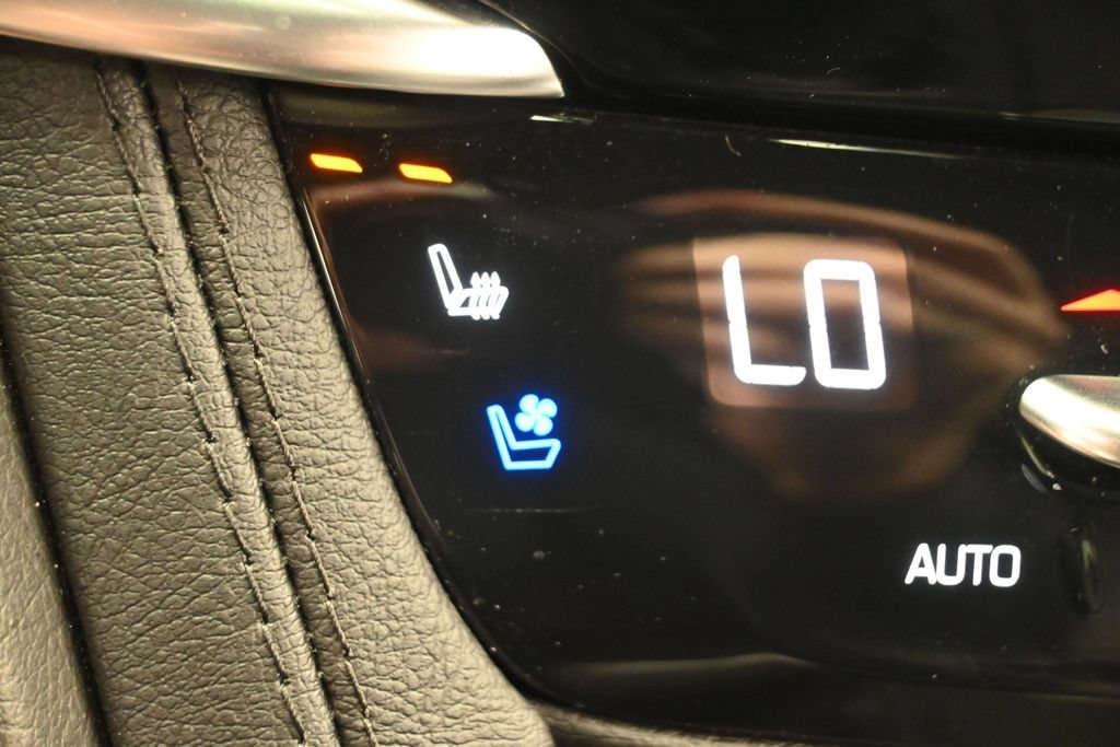 Certified 2025 Cadillac XT6 Premium Luxury w/ Platinum Package AWD/4WD image 21