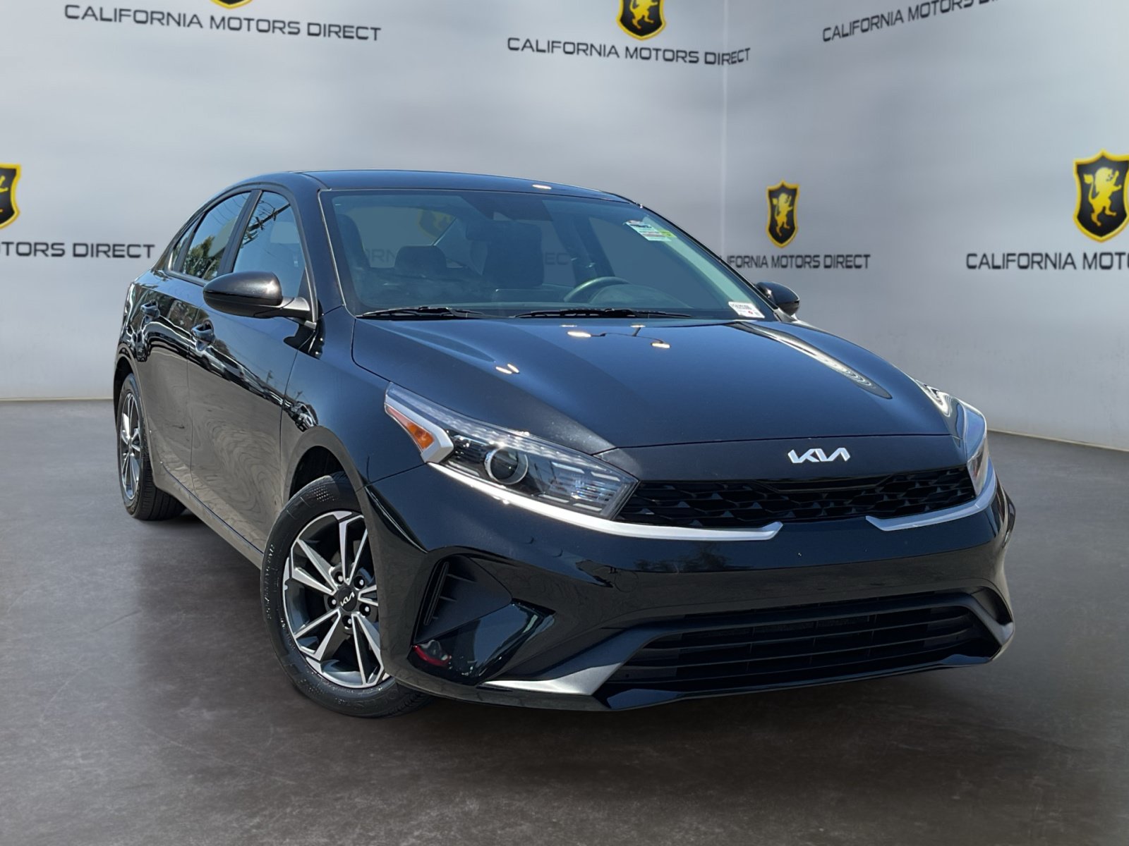 Used 2023 Kia Forte LXS FWD image 3