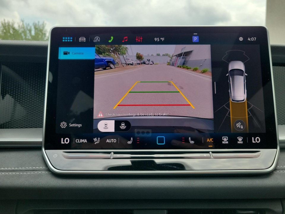 New 2026 Volkswagen Tiguan SE R-Line FWD image 19