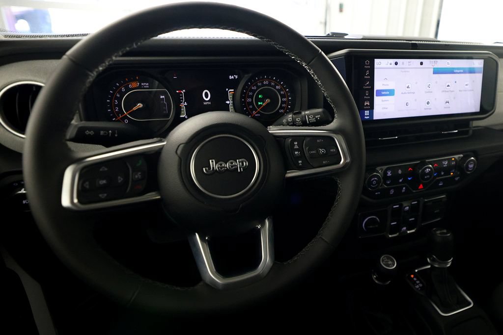Used 2026 Jeep Wrangler Unlimited Sahara AWD/4WD image 17