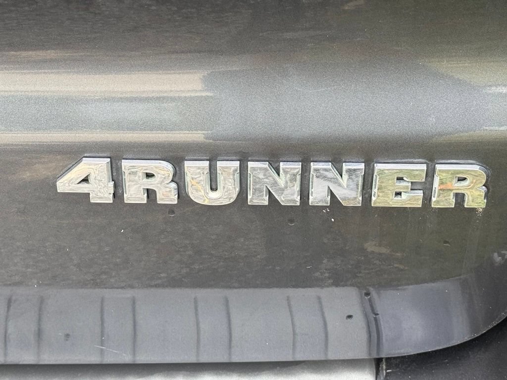 Used 2005 Toyota 4Runner Limited AWD/4WD image 29