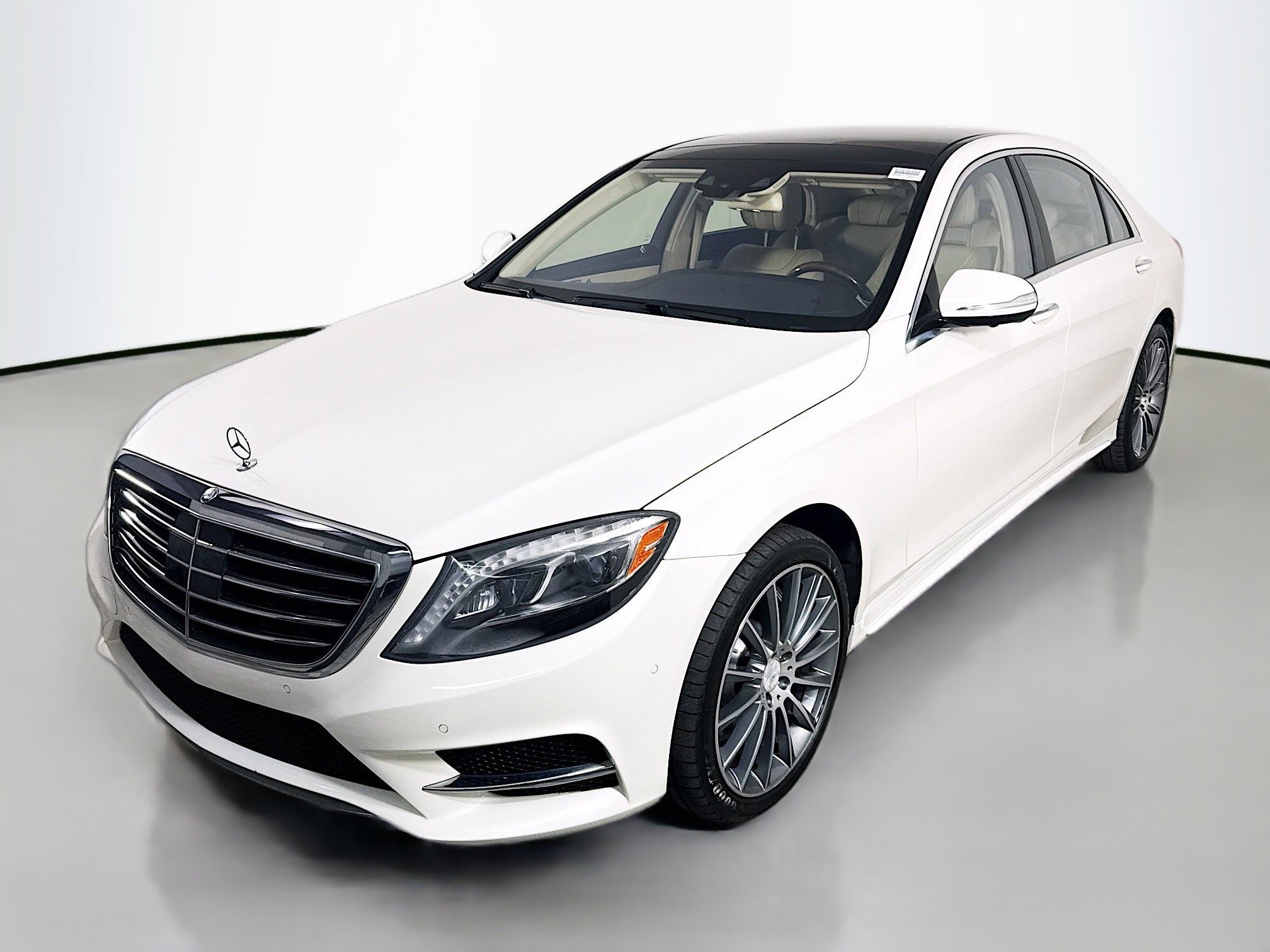 Used 2017 Mercedes-Benz S 550 Sedan image 4