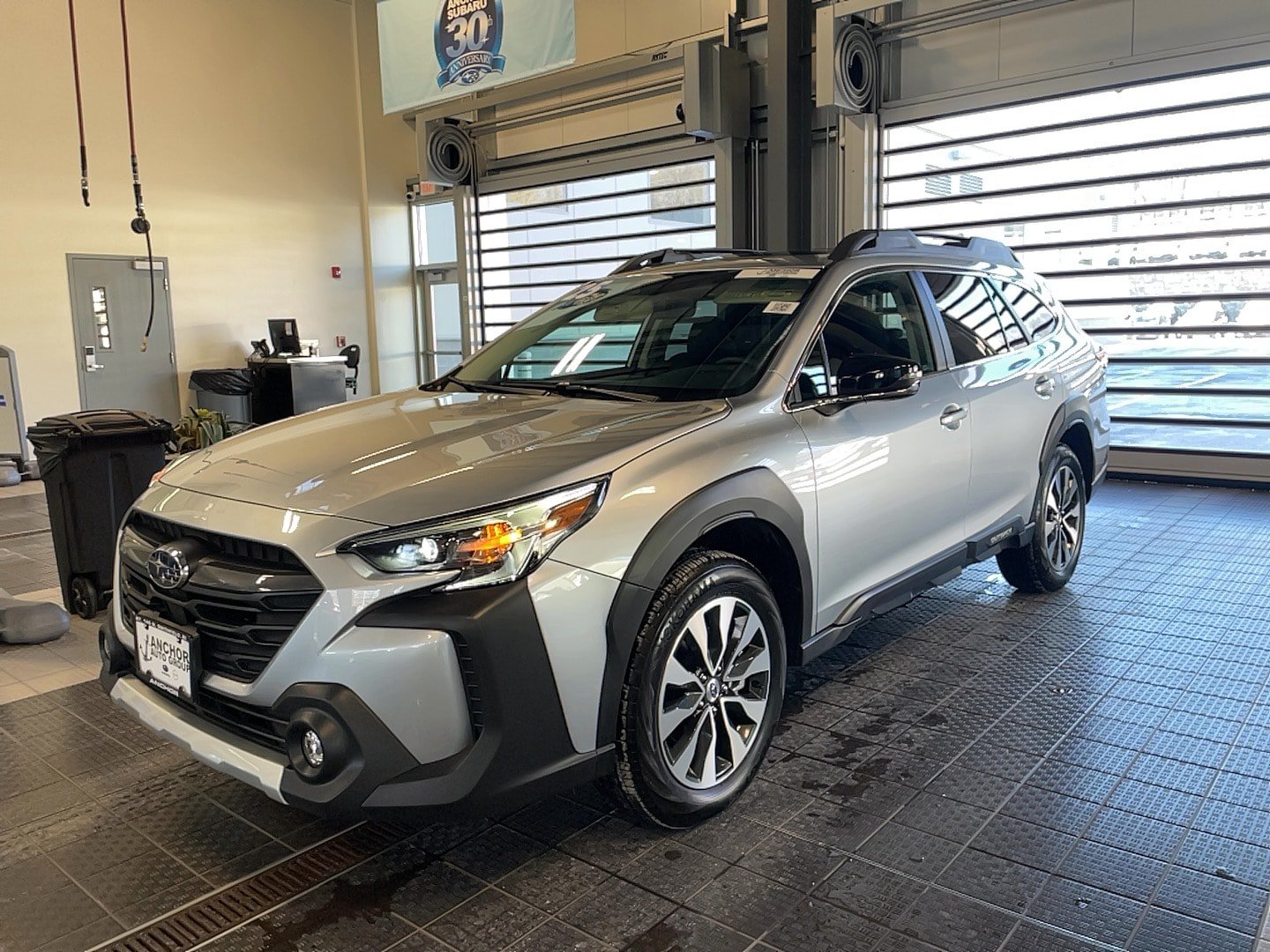 Used 2025 Subaru Outback Limited AWD/4WD image 3