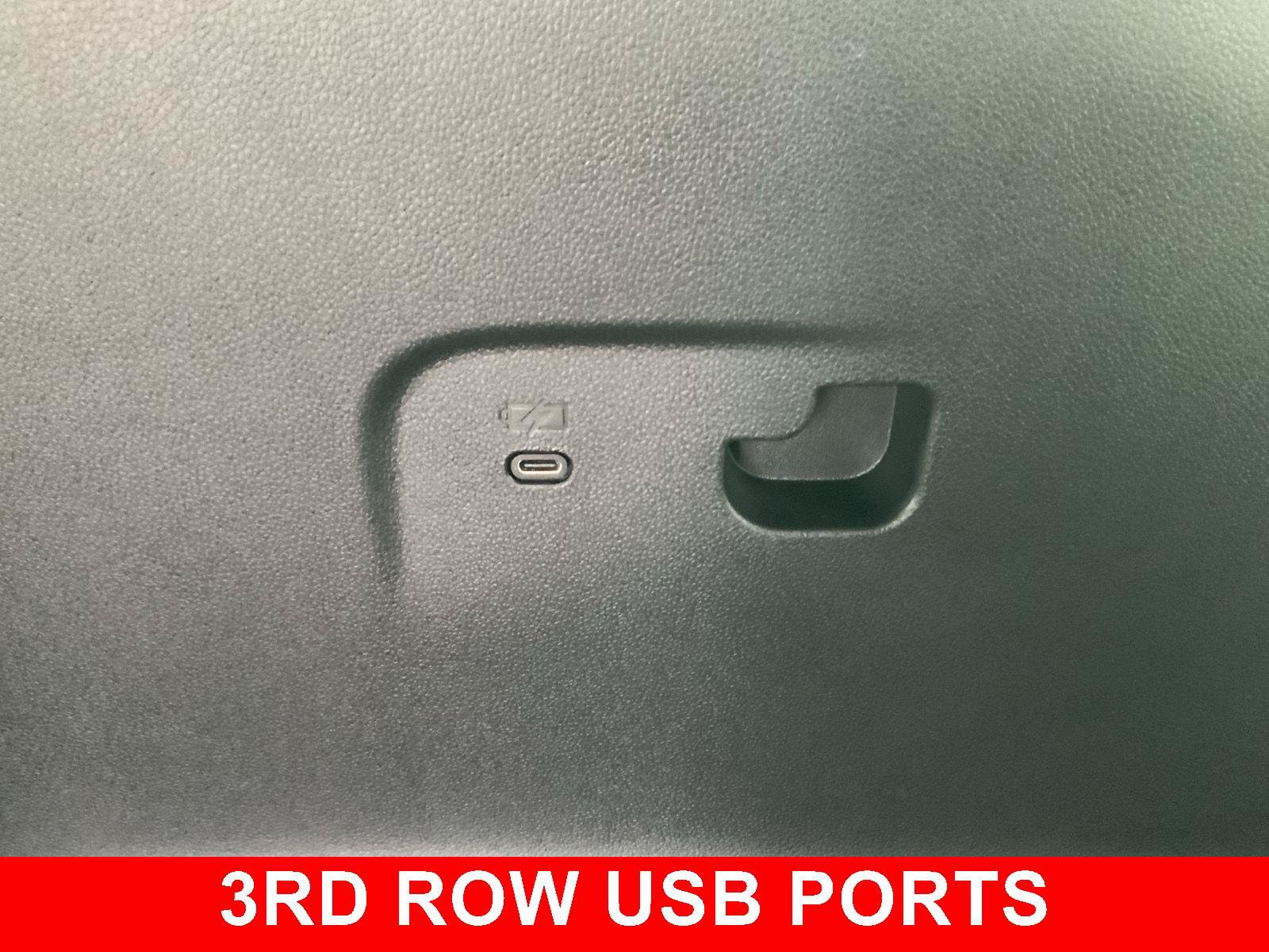 New 2026 Chevrolet Traverse RS w/ LPO, Floor Liner Package FWD image 57