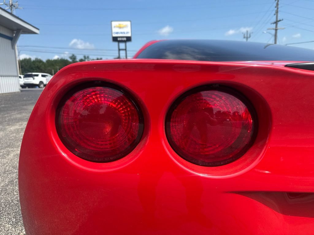 Used 2008 Chevrolet Corvette Coupe w/ Preferred Equipment Group RWD image 17
