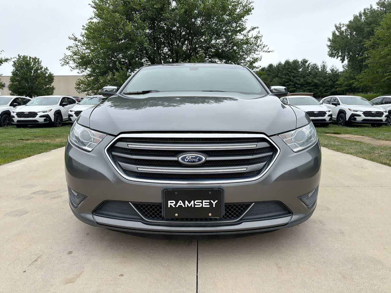 Used 2013 Ford Taurus Limited FWD image 9