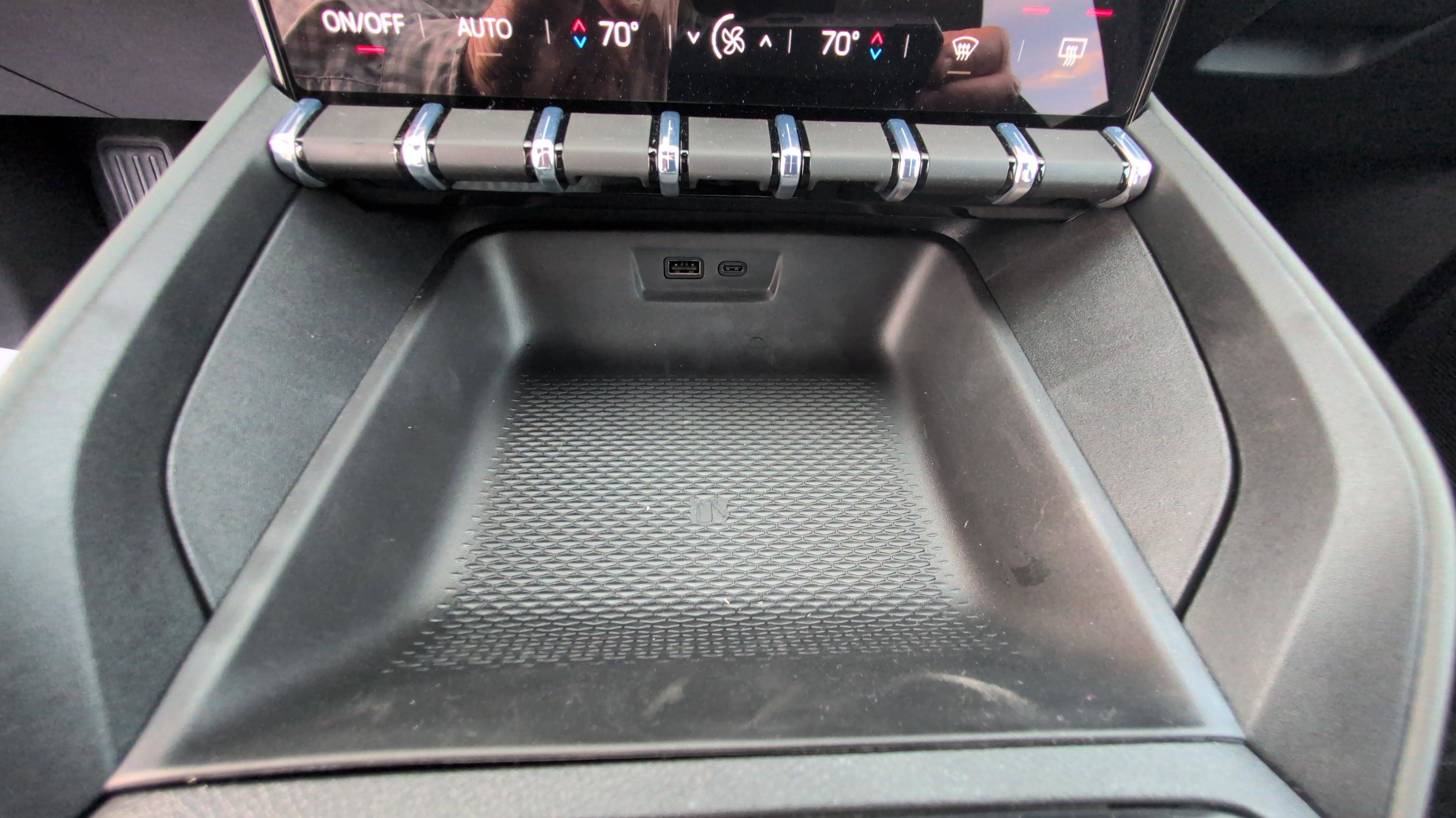 New 2026 GMC Terrain AT4 w/ Convenience Package III image 24