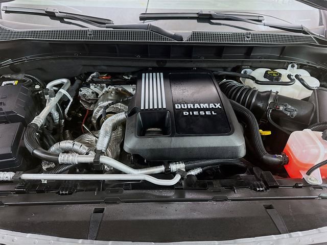 Used 2025 Chevrolet Suburban Z71 w/ Comfort Package image 34