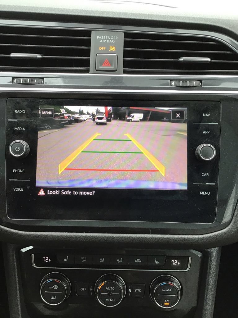 Used 2018 Volkswagen Tiguan SEL AWD/4WD image 10