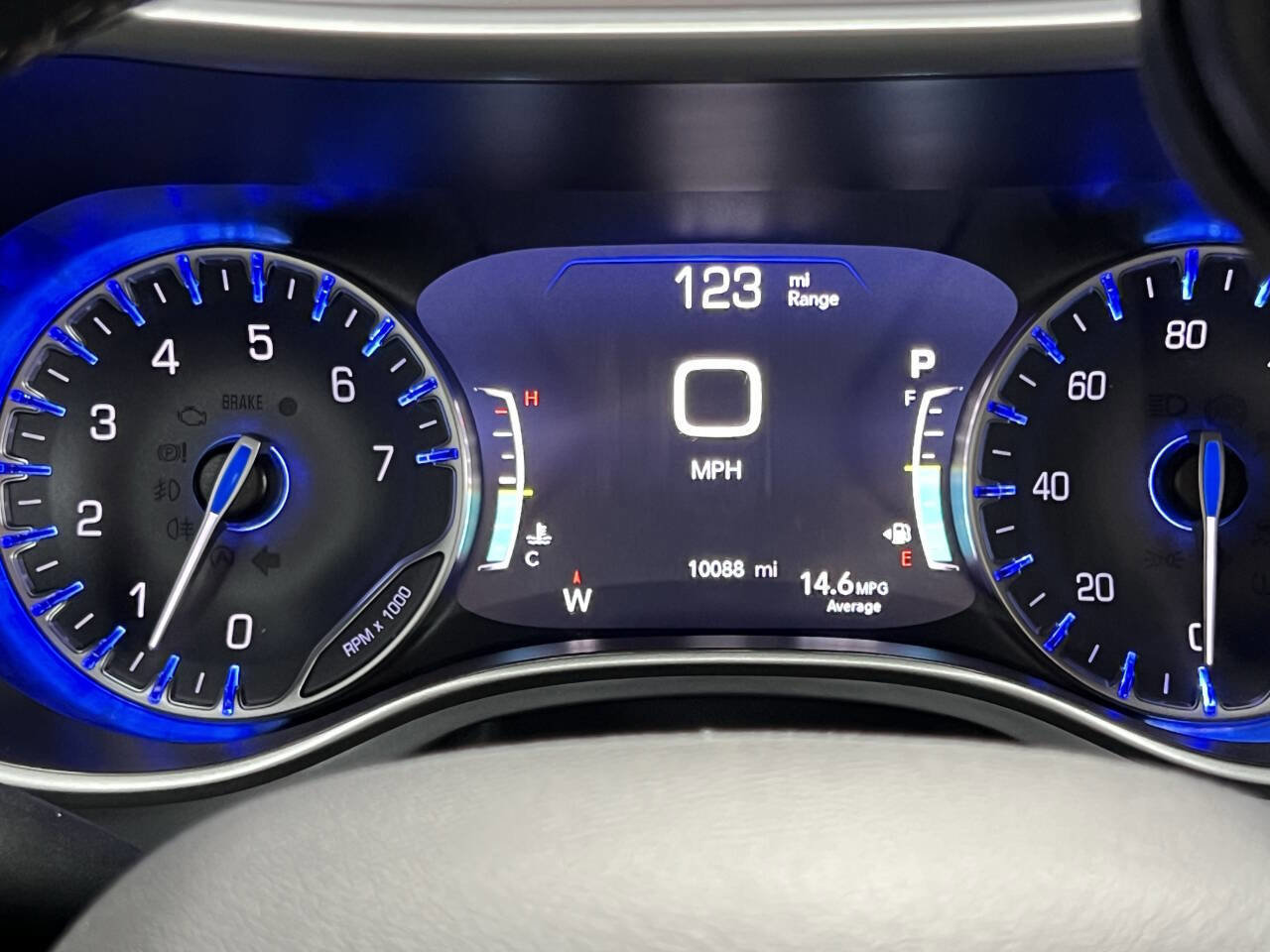 Used 2023 Chrysler Pacifica Touring-L w/ Uconnect Theater Family Group image 30