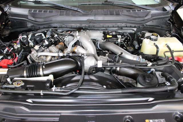 Used 2022 Ford F450 XLT w/ FX4 Off-Road Package image 32