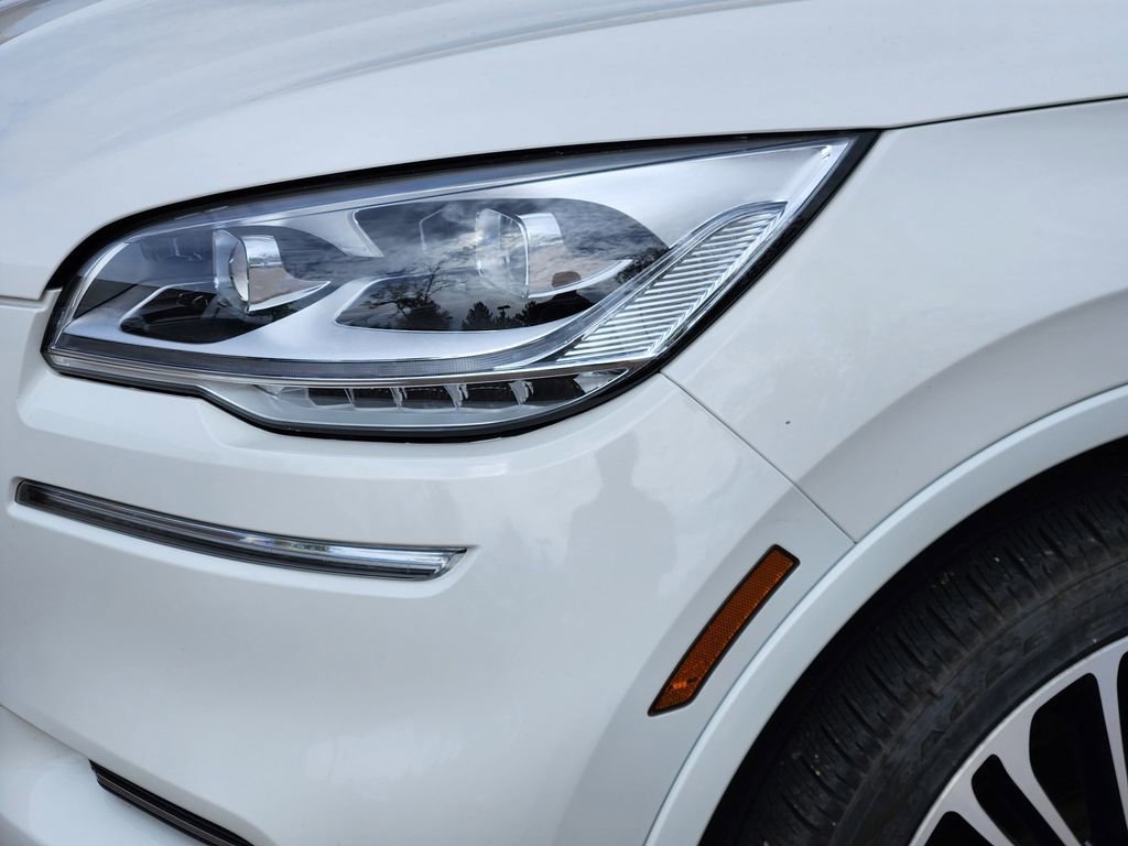 Used 2023 Lincoln Aviator Black Label w/ Dynamic Handling Package image 8