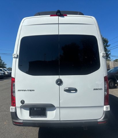 Used 2025 Mercedes-Benz Sprinter 2500 image 5