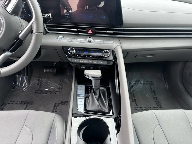 Used 2025 Hyundai Elantra SEL FWD image 24
