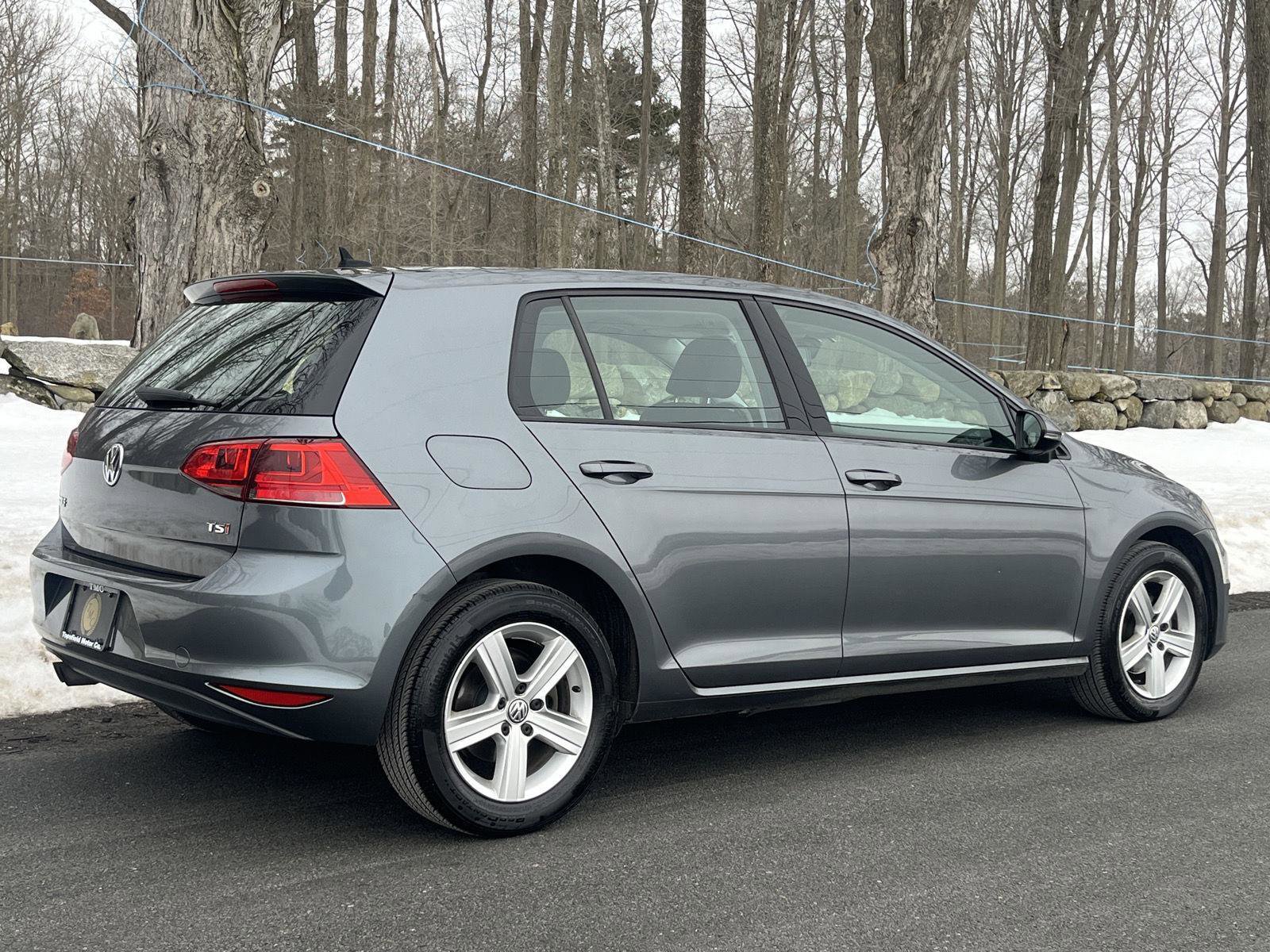 Used 2017 Volkswagen Golf Wolfsburg Edition image 24