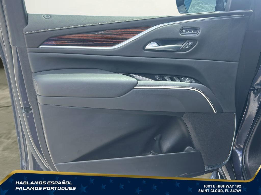 Used 2022 Cadillac Escalade ESV Premium Luxury AWD/4WD image 10