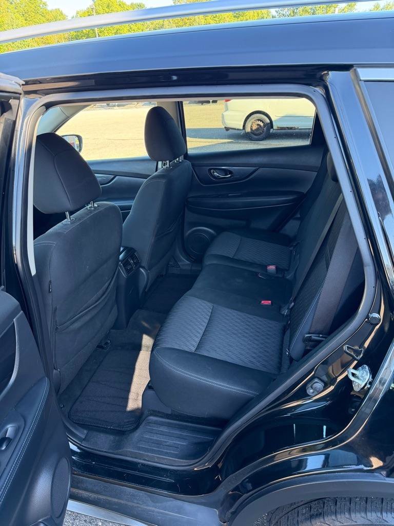 Used 2019 Nissan Rogue SV AWD/4WD image 13