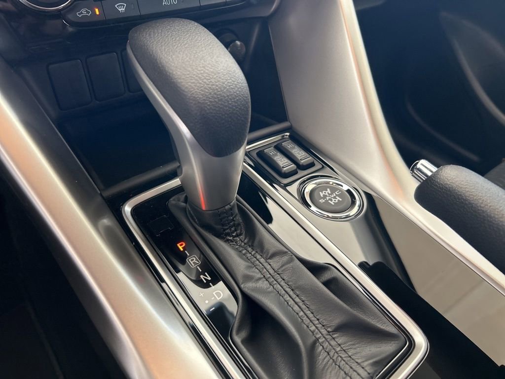 New 2026 Mitsubishi Eclipse Cross LE image 8