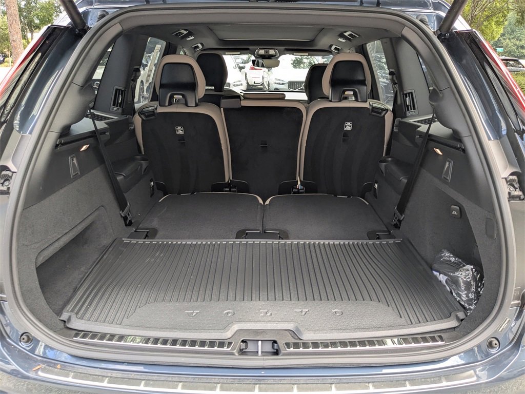 New 2026 Volvo XC90 B6 Plus w/ Protection Package Premier image 13