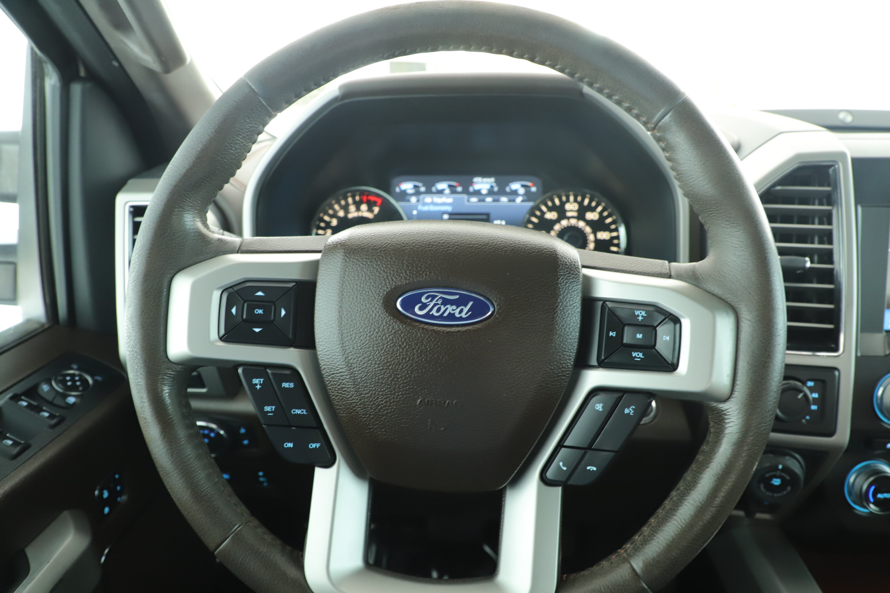 Used 2018 Ford F150 King Ranch w/ Equipment Group 601A Luxury AWD/4WD image 18