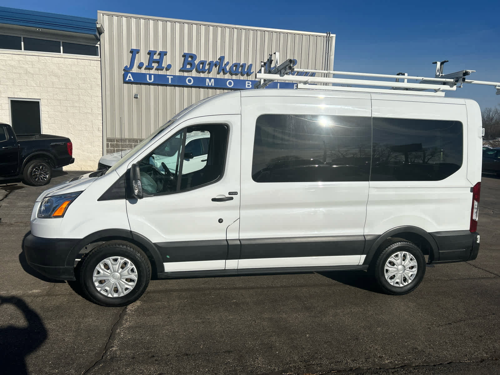 Used 2019 Ford Transit 150 XLT image 6