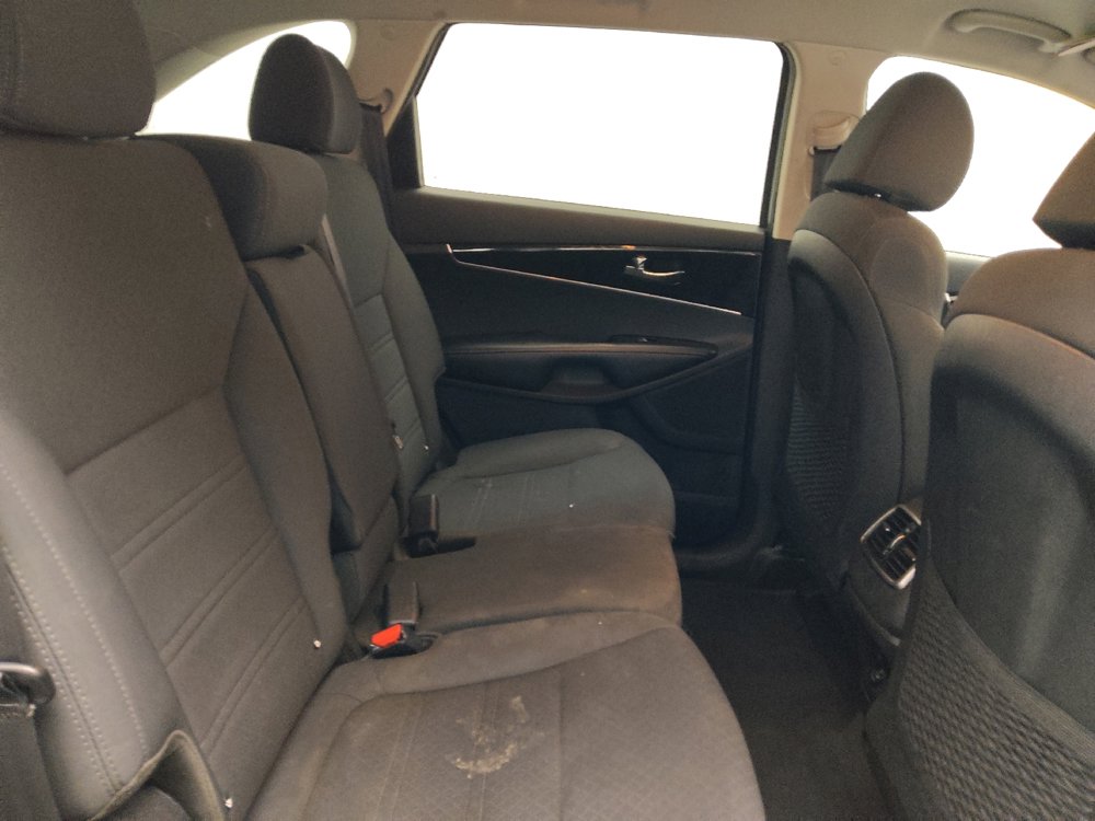 Used 2020 Kia Sorento LX w/ LX I4 Convenience Package image 19