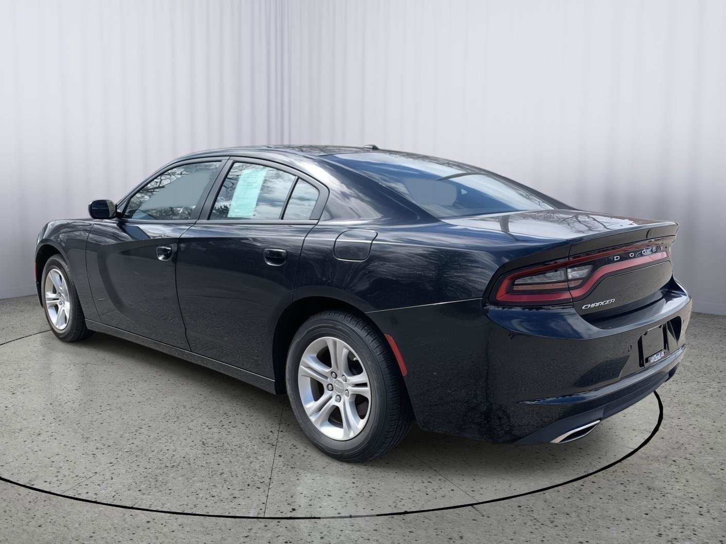 Used 2022 Dodge Charger SXT image 5