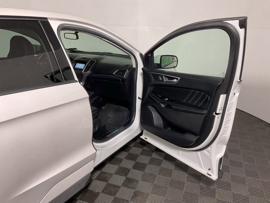 Used 2016 Ford Edge Sport AWD/4WD image 38