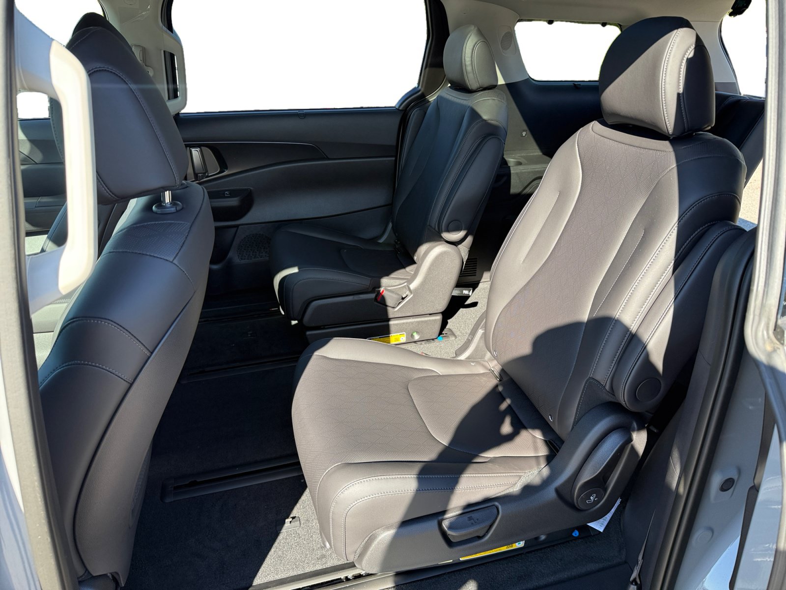 New 2027 Kia Carnival SX FWD image 16
