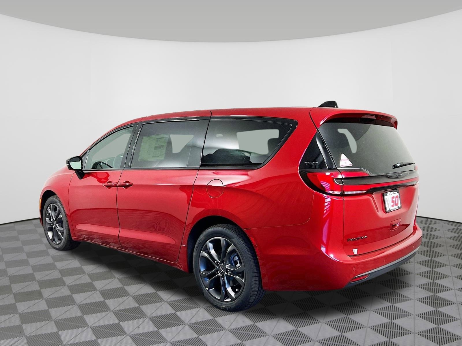 New 2026 Chrysler Pacifica Select FWD image 30