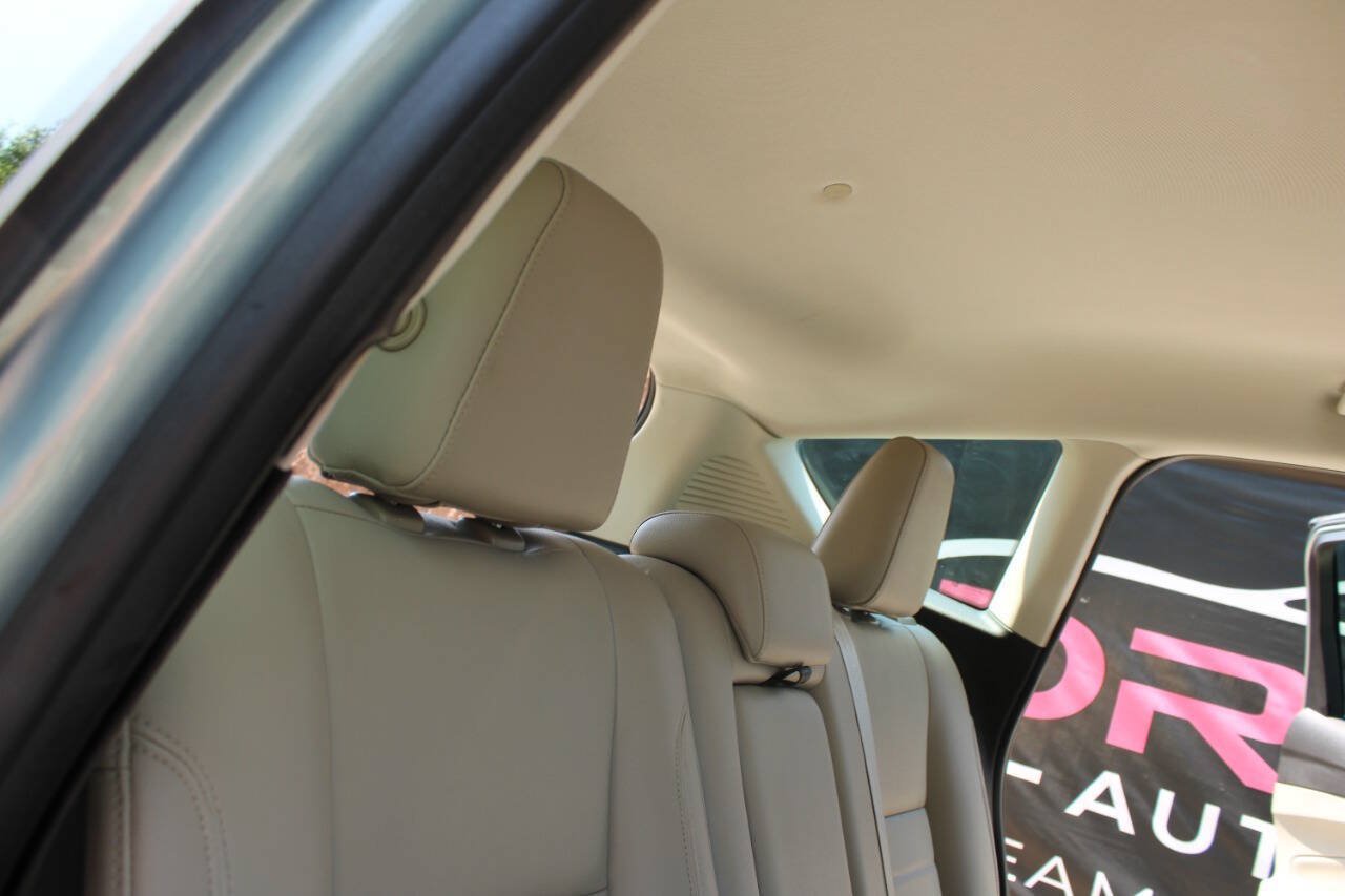 Used 2013 Ford C-MAX SEL FWD image 21