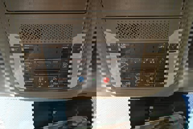 Used 2018 Acura TLX 2.4L Tech Pkg image 34