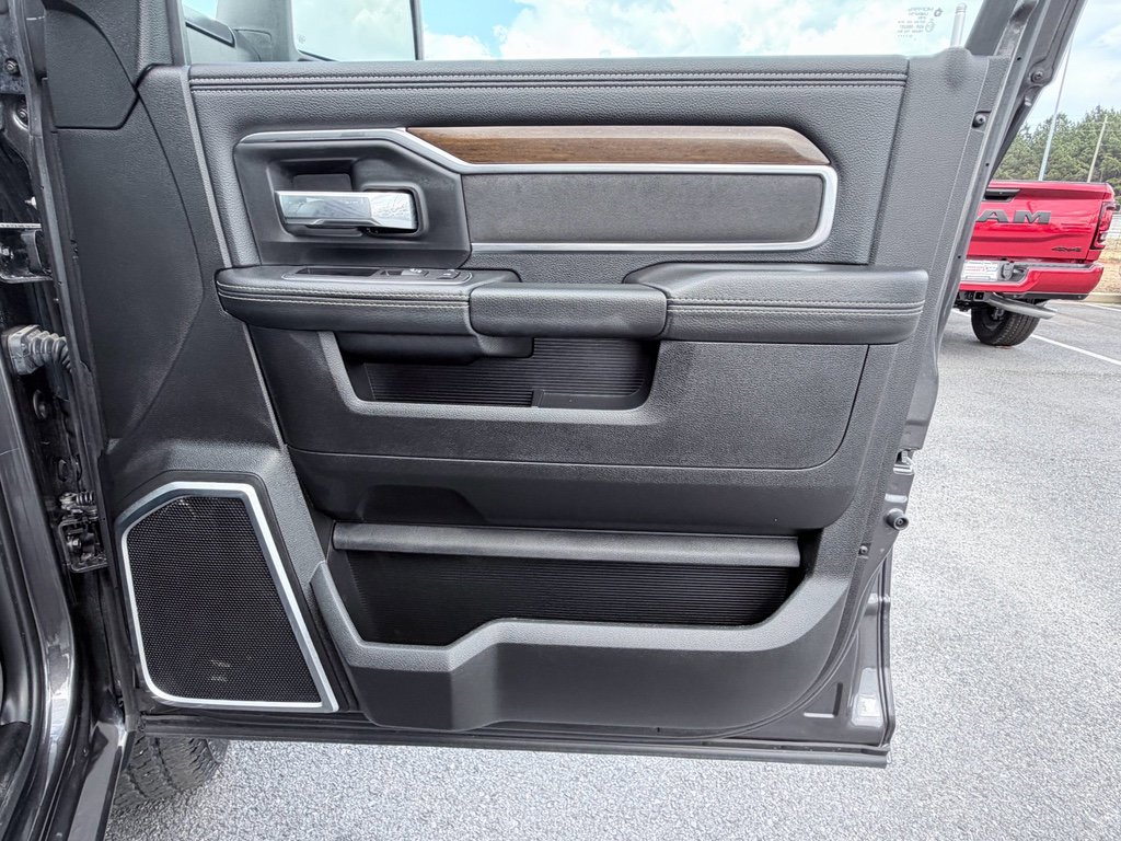 Used 2024 RAM 2500 Laramie image 31