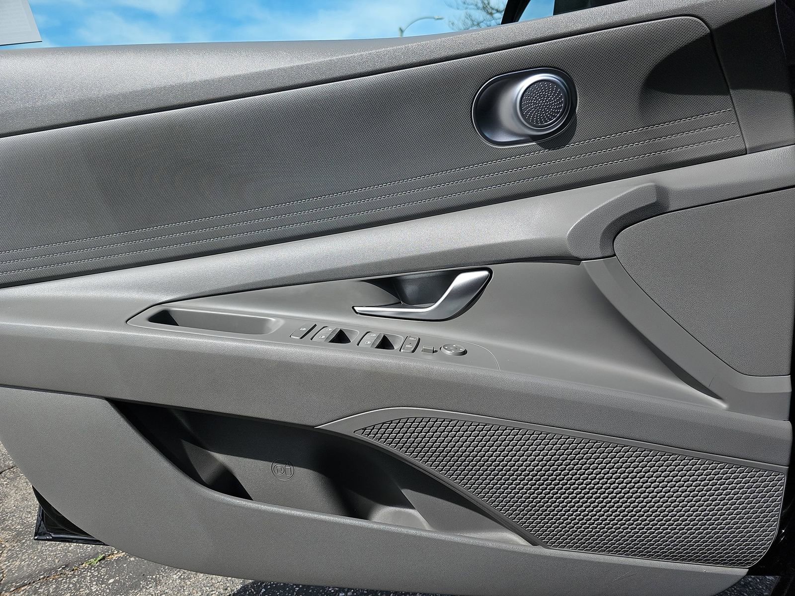 Certified 2023 Hyundai Elantra SEL image 30