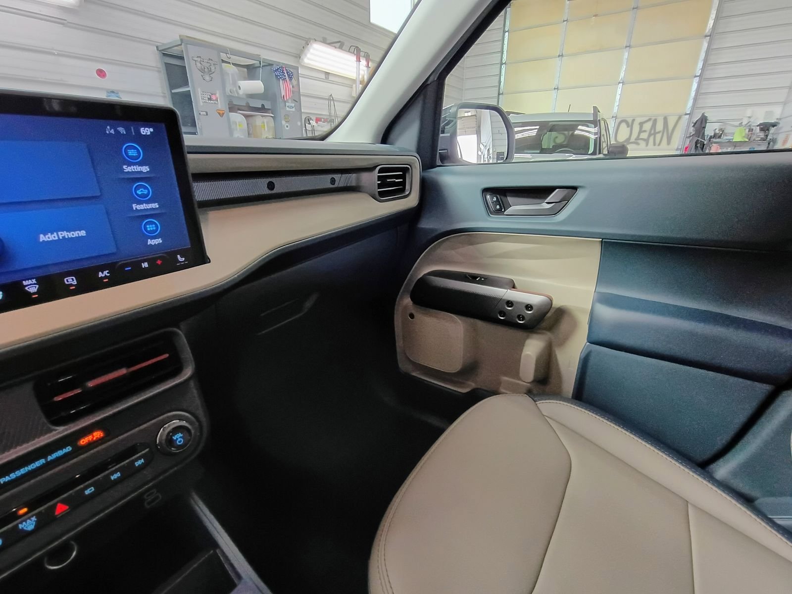 New 2026 Ford Maverick Lariat w/ 4K Tow Package image 16